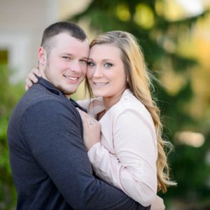 riverwalk-place-engagement-session-2017-004